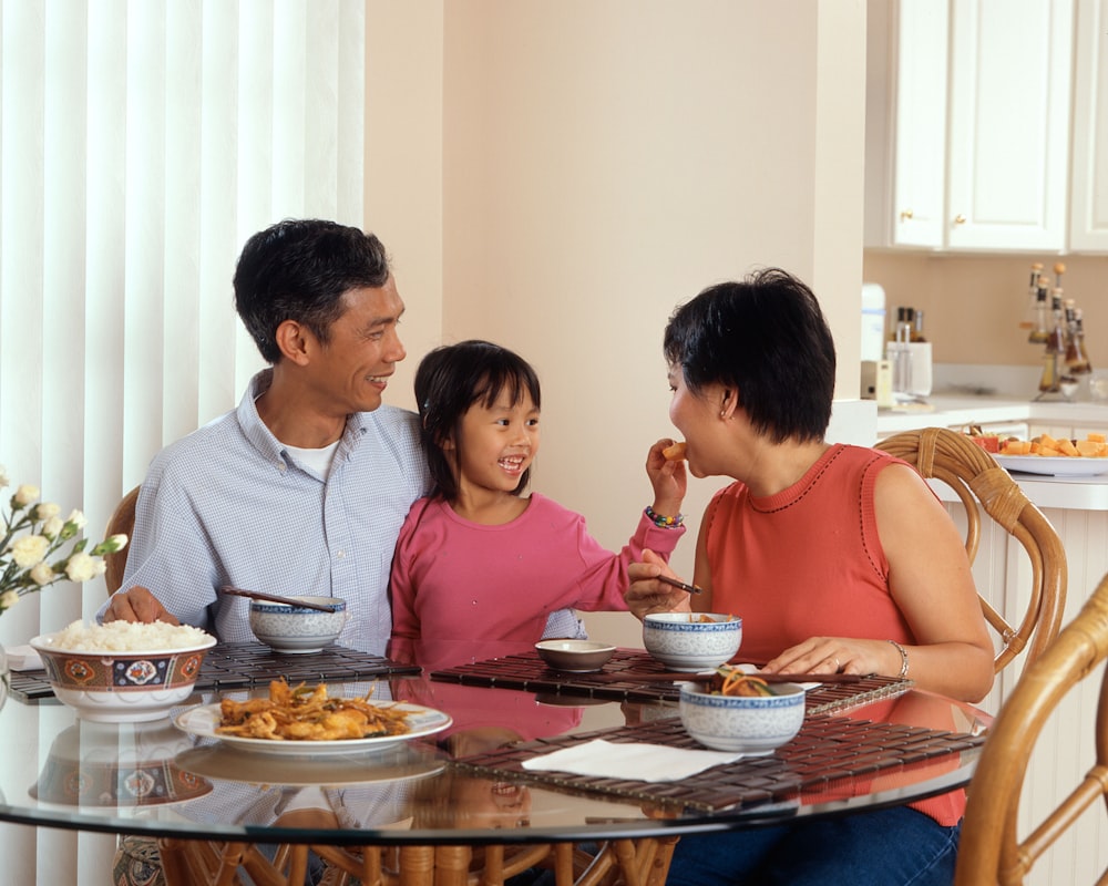 Préparation de repas sain en famille